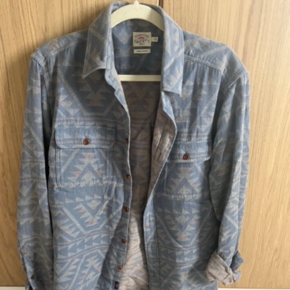 Mens Faherty Button Down - Size Small